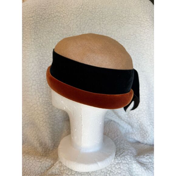 Jan Leslie Custom Designs - Picture 5 of 10